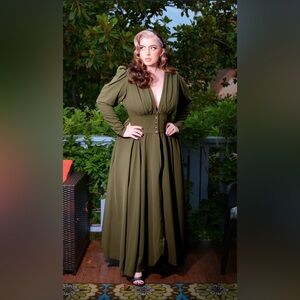 Pinup Couture PUG Laura Byrnes Army Green Maxi Dress With Front Closure Size 4XL